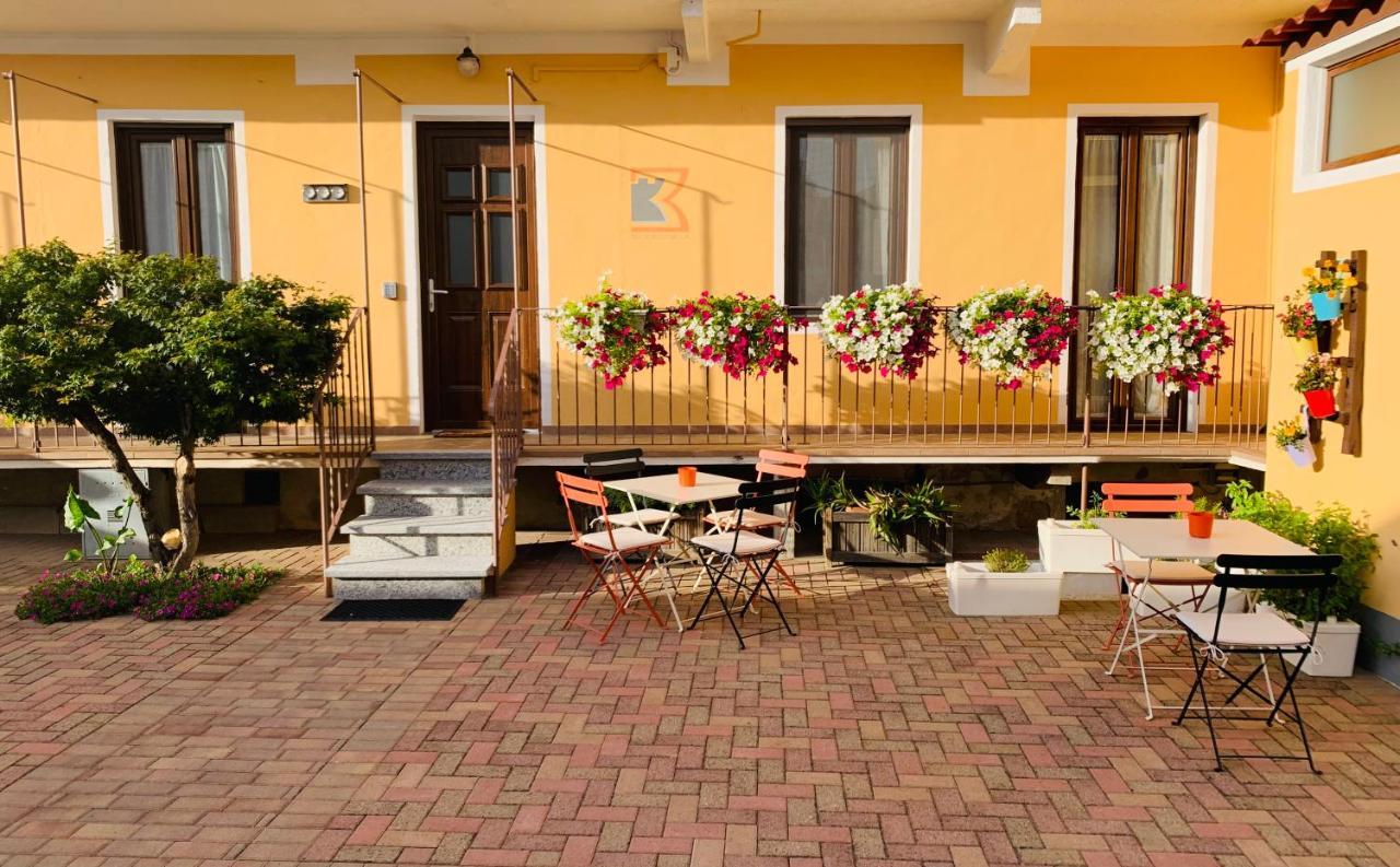 Bb Borgo Biella Bed & Breakfast Candelo Bagian luar foto